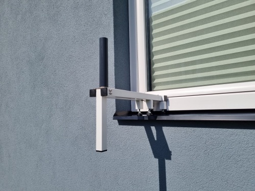 DRŽÁK  SATELITNÍ ANTÉNY  na okno bez vrtání