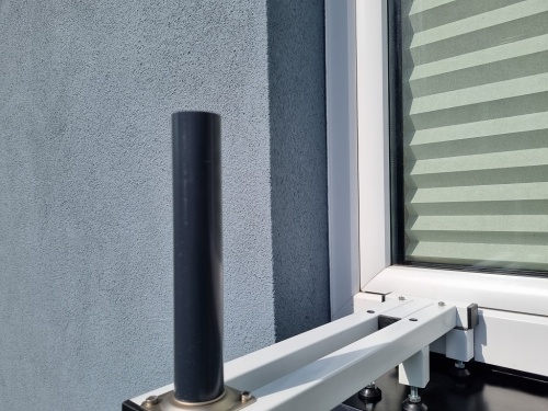 DRŽÁK  SATELITNÍ ANTÉNY  na okno bez vrtání